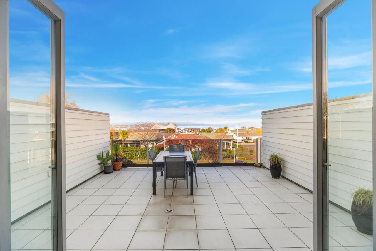 Lakeview Luxury - Taupo Holiday Apartment ภายนอก รูปภาพ