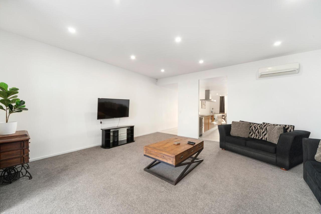 Lakeview Luxury - Taupo Holiday Apartment ภายนอก รูปภาพ