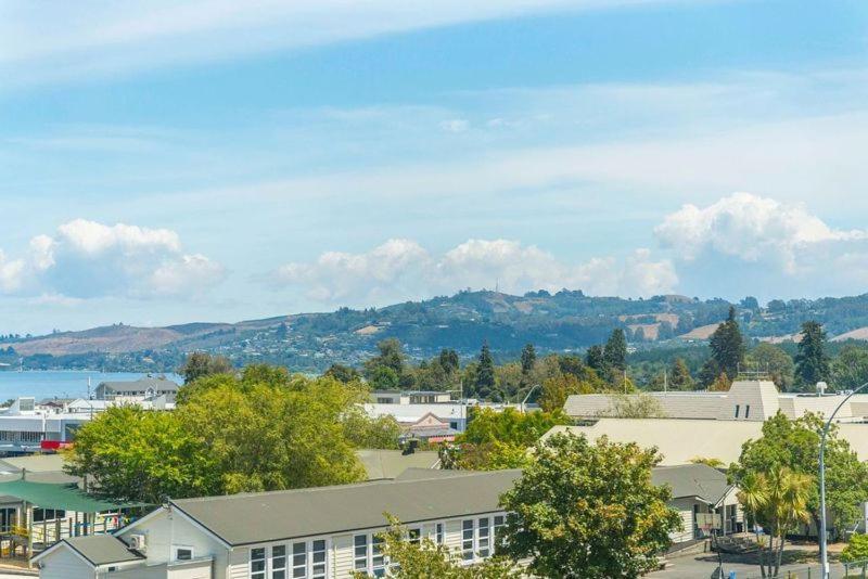 Lakeview Luxury - Taupo Holiday Apartment ภายนอก รูปภาพ
